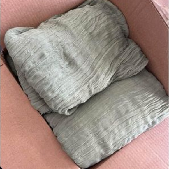 SOLD FACEBOOK - Picture 2 of 2